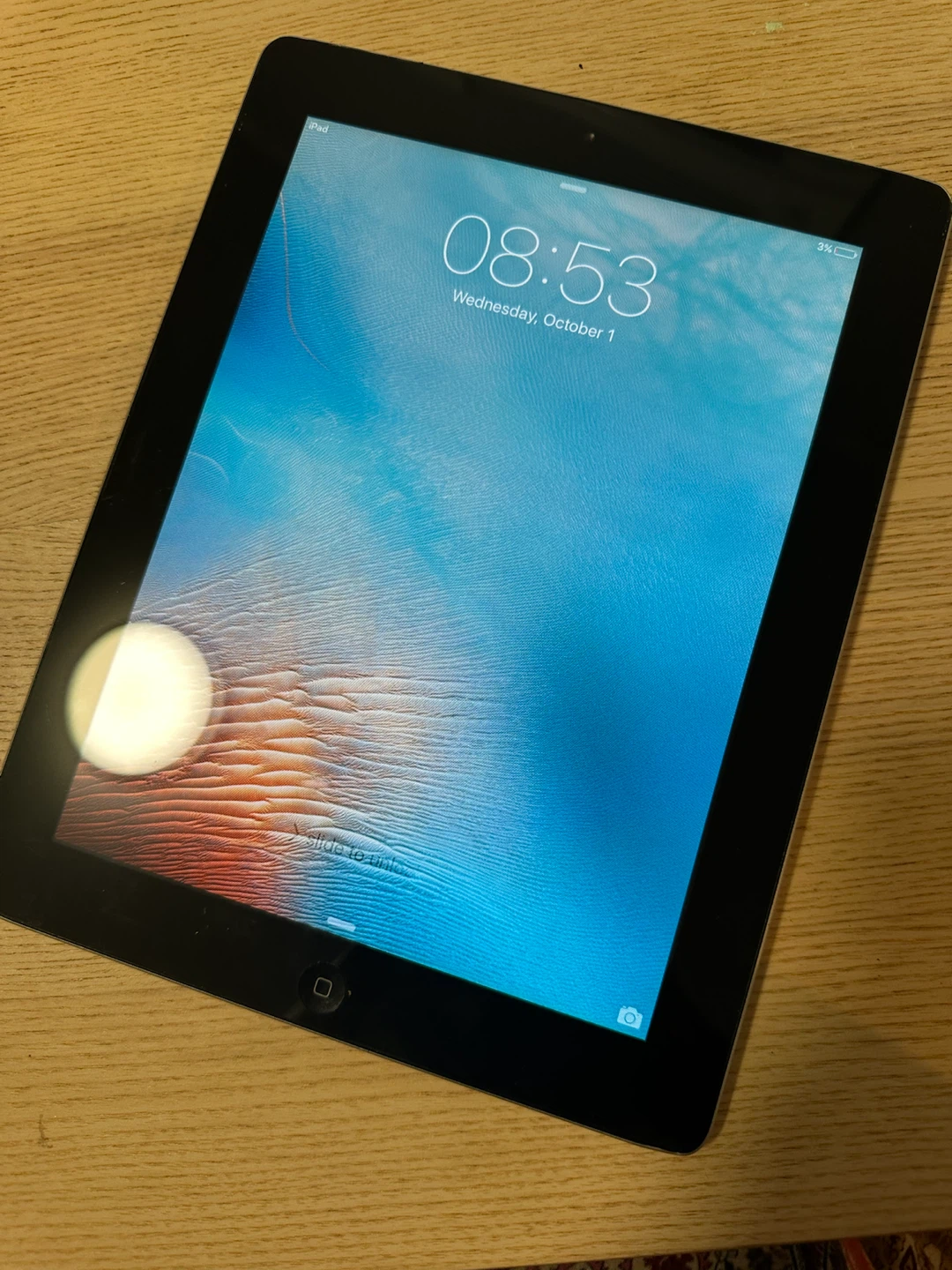 Apple iPad 2 16GB Wi-Fi 9.7” – Works Great + Cable - photo 3