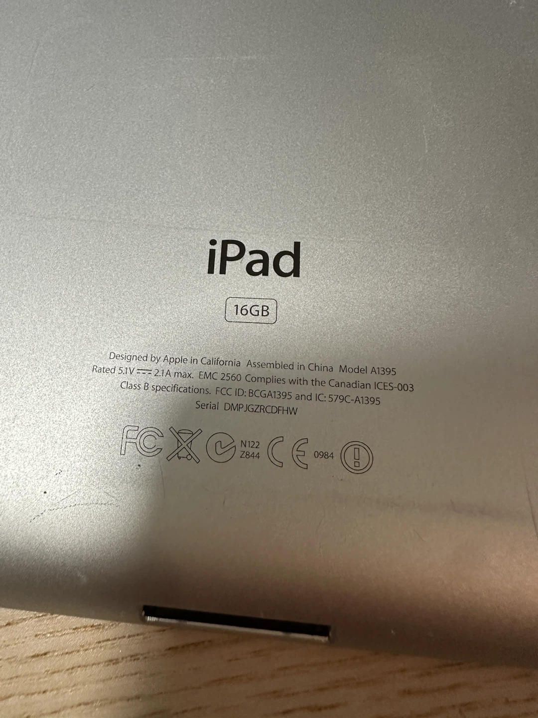 Apple iPad 2 16GB Wi-Fi 9.7” – Works Great + Cable - photo 4