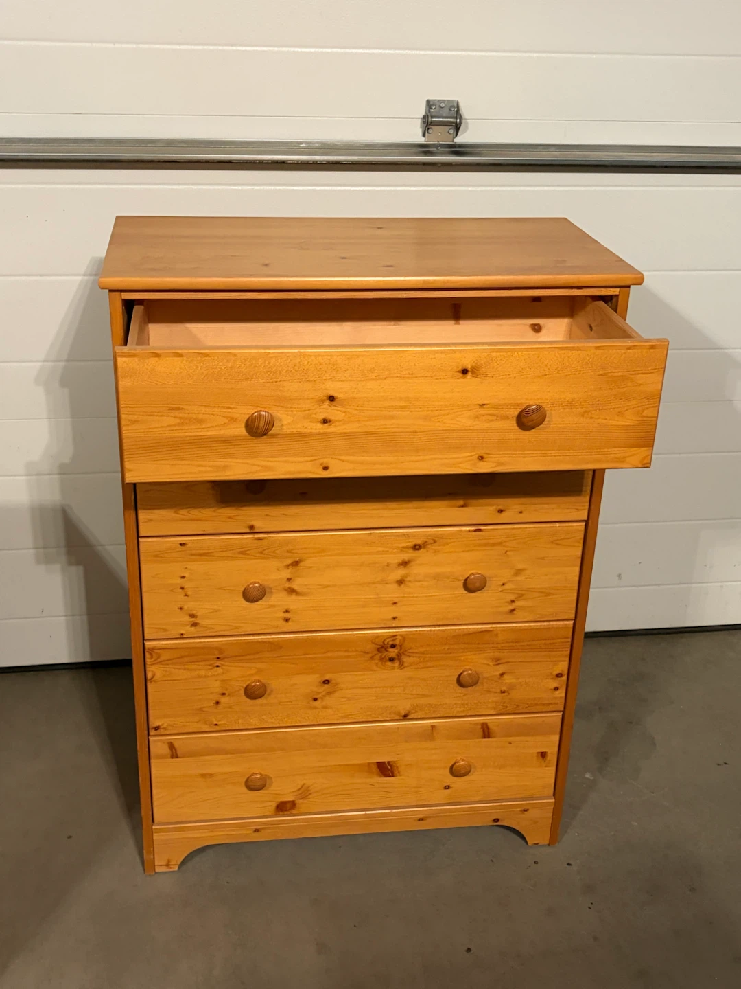 wooden dresser with 5 drawers - photo 2