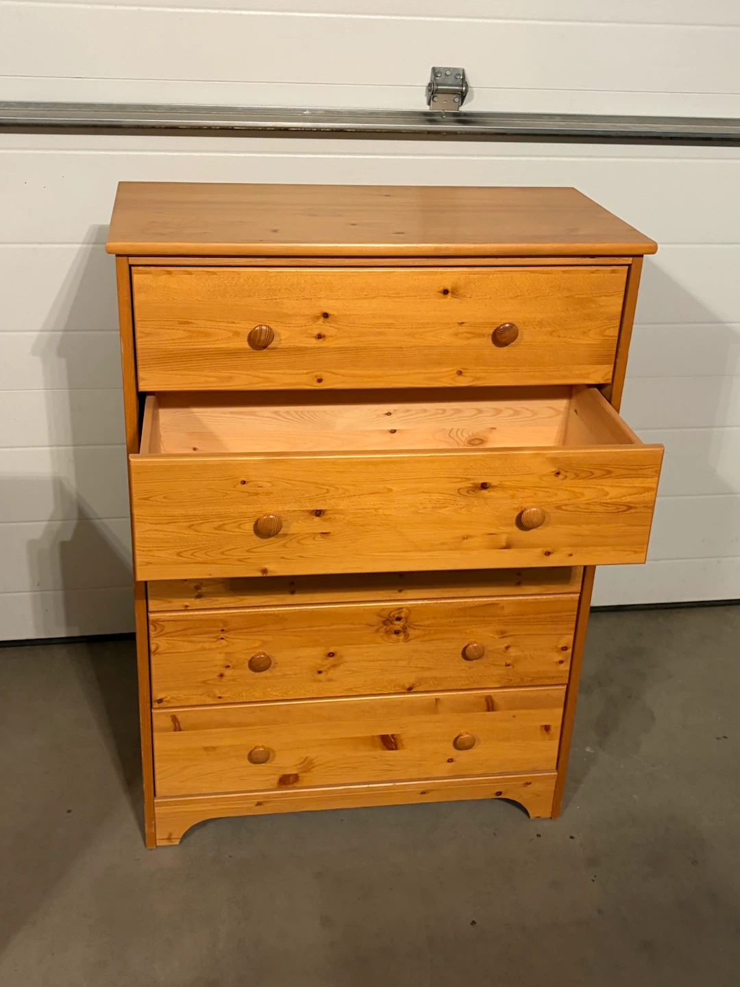 wooden dresser with 5 drawers - photo 3