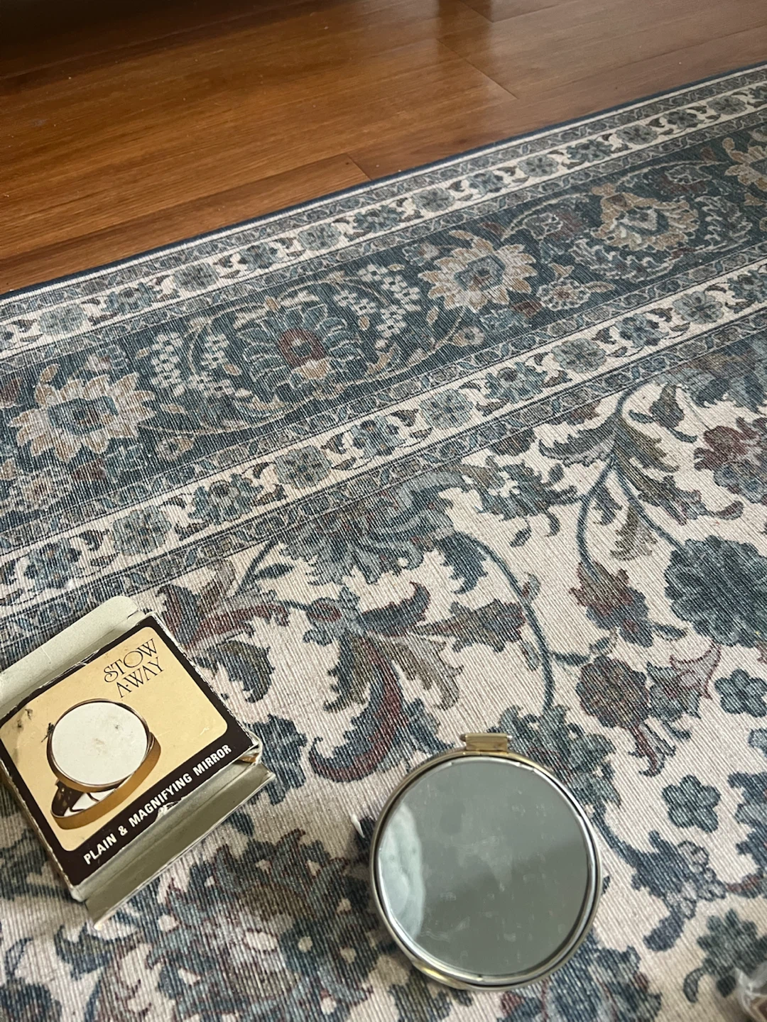 Stow Away Plain & Magnifying Mirror - photo 2