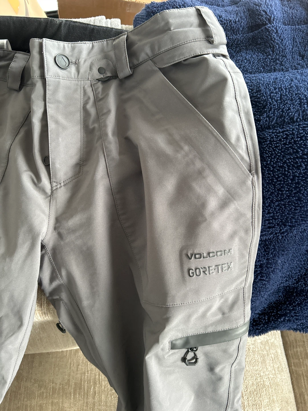 Volcom Stretch GORE-TEX Snowboard Pants - Men's Medium - photo 2