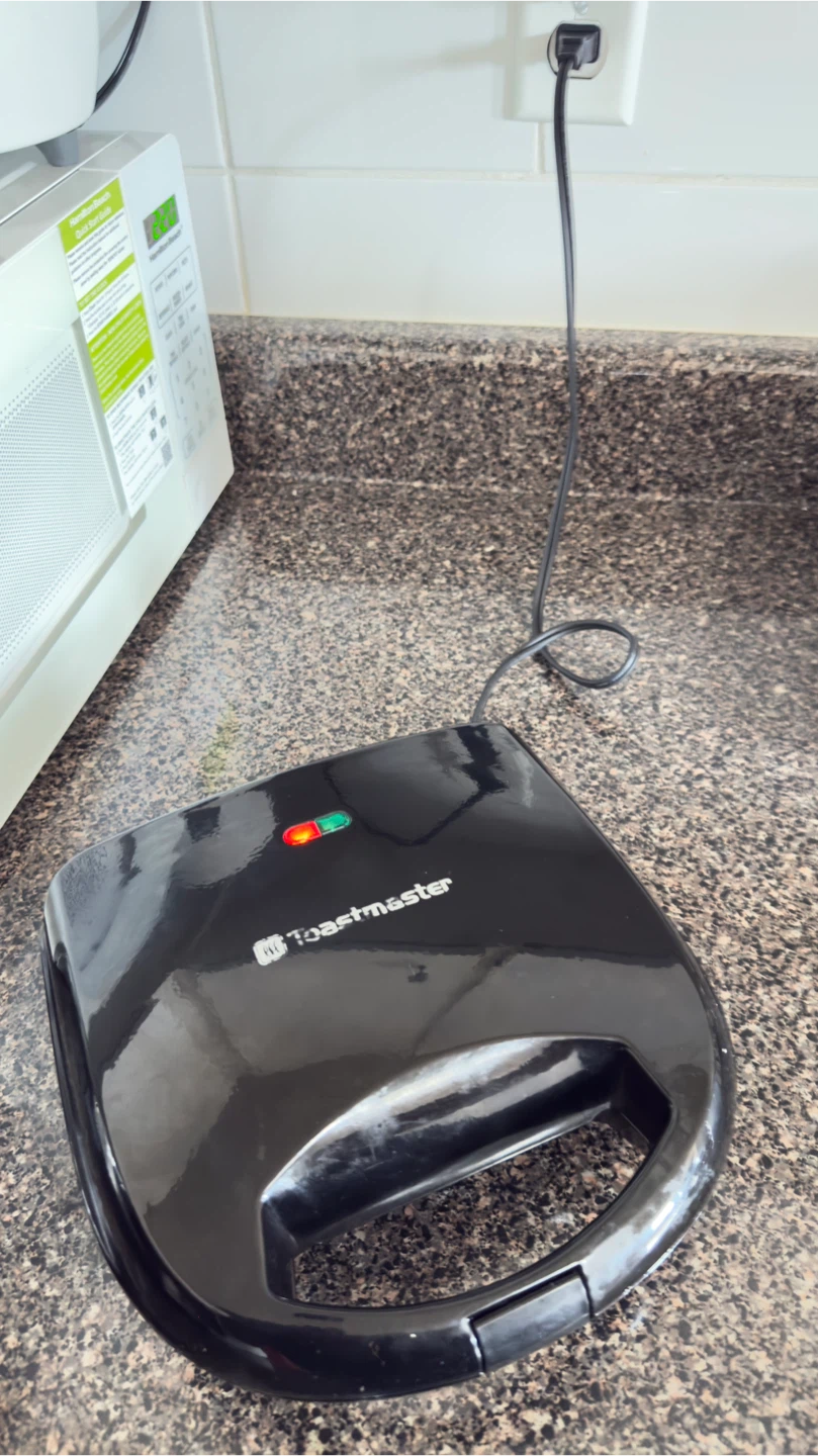 Move-out Sale - Sandwich Maker and Toaster - photo 2