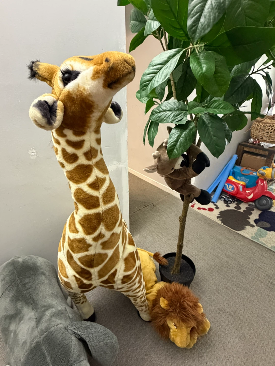 Large Stuffed Tiger - photo 4