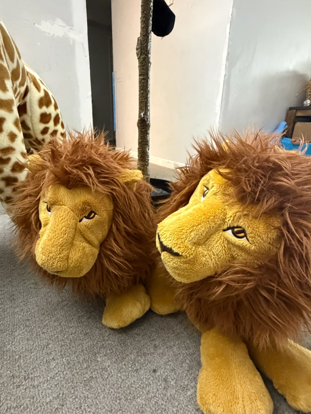 Large Stuffed Tiger - photo 5