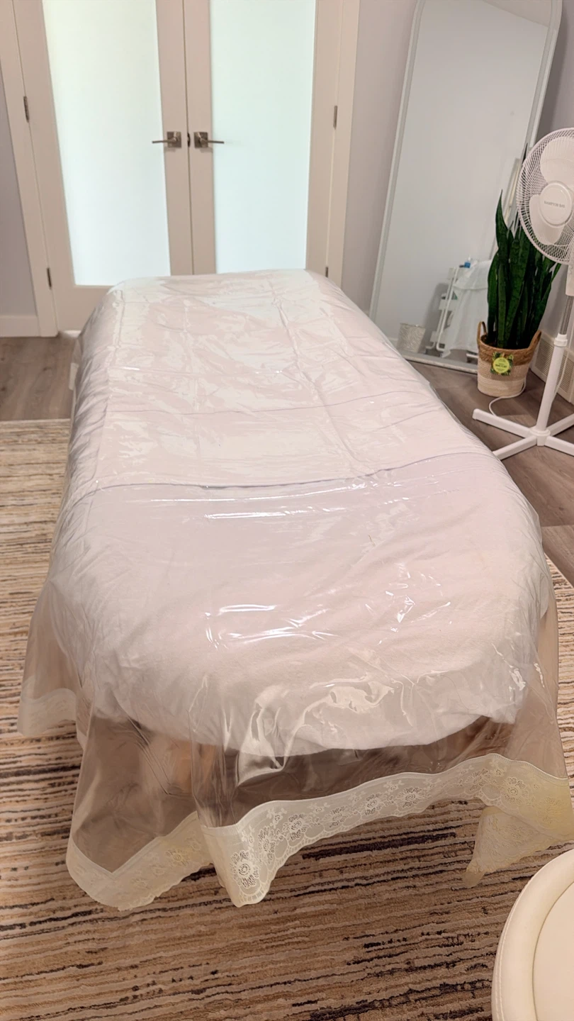 Facial spa White Massage Table with Clear Vinyl Cover - photo 5