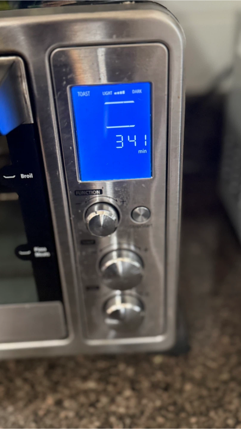 Move Out Sale - TOSHIBA 6-Slice Toaster Oven - photo 2