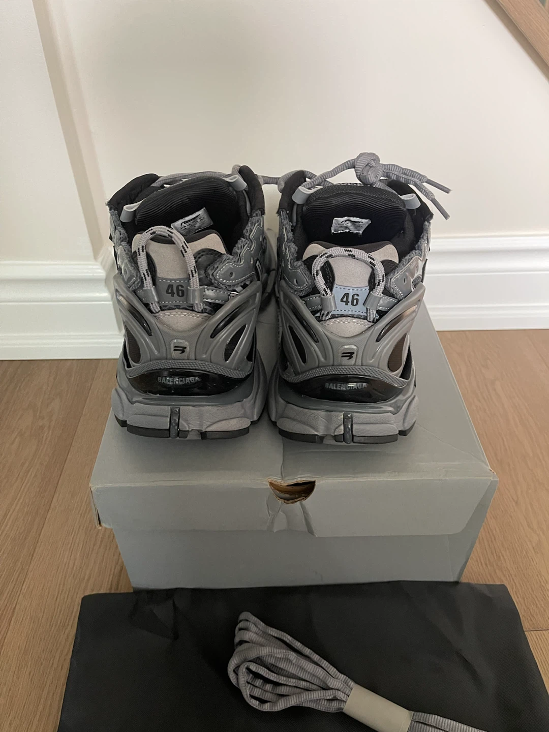 Balenciaga Grey Runner Sneakers Size 46 - photo 4