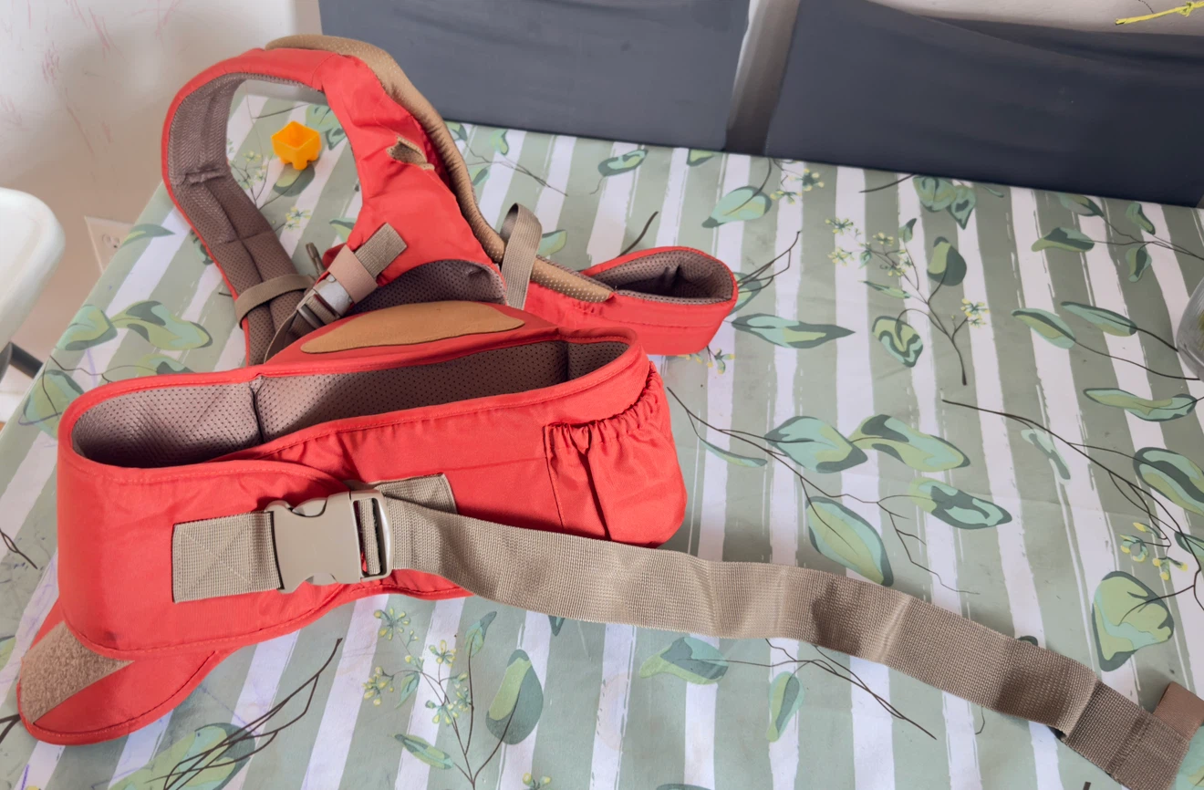 LuvLap Royal Hip Seat Baby Carrier with 4 Carry Positions - photo 2