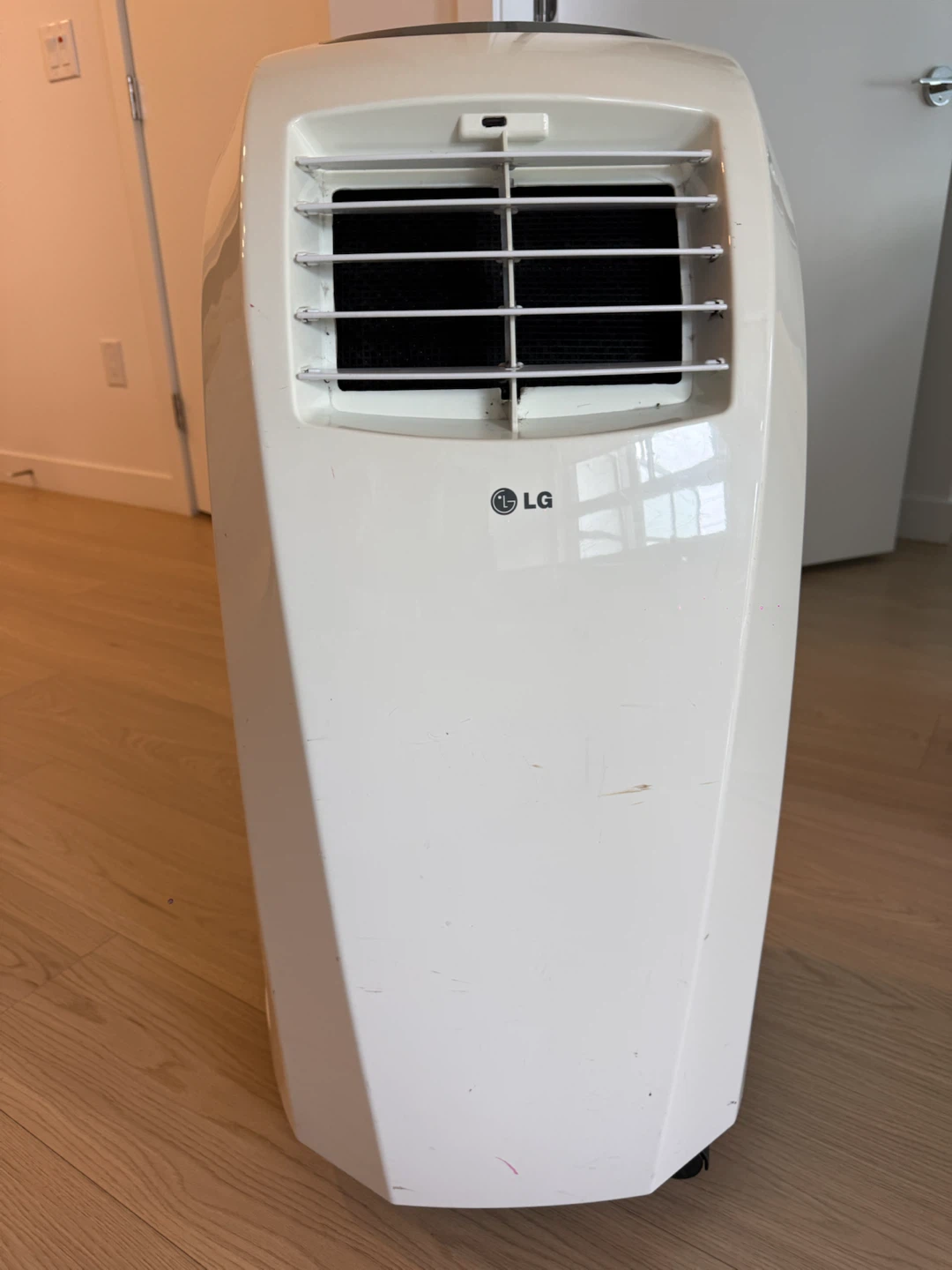 LG Portable Air Conditioner LP0910WNRC - photo 3