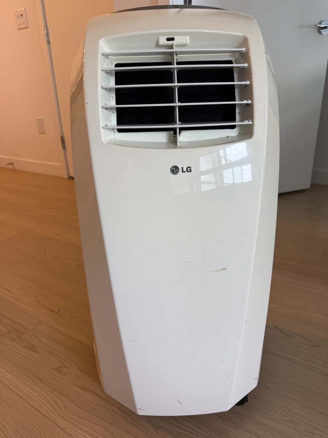 LG Portable Air Conditioner LP0910WNRC - photo 4