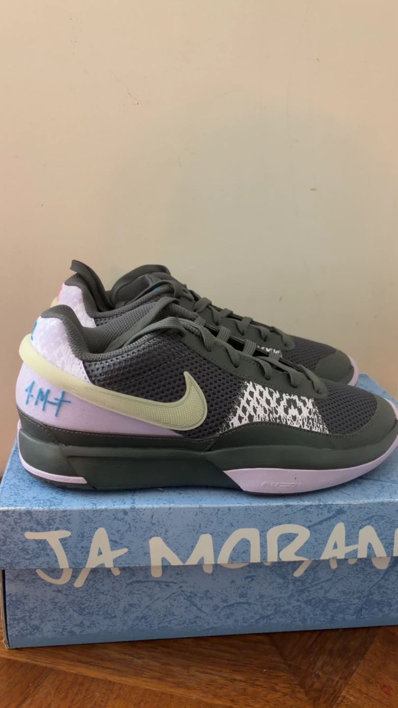 Size 8Nike Ja 1s