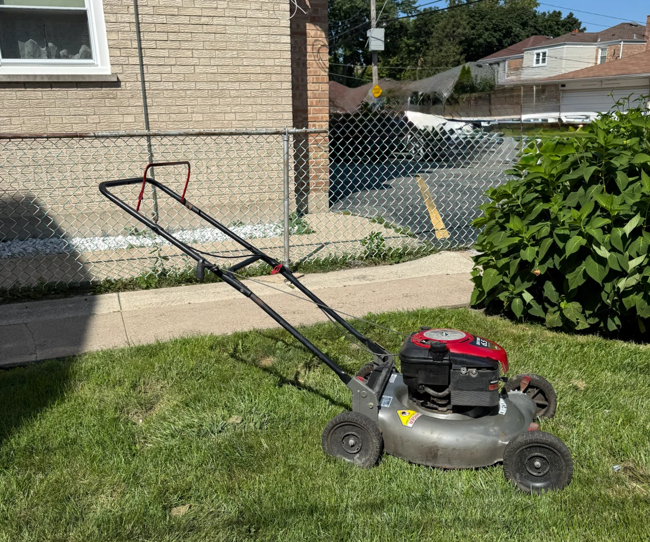 Craftsman 6.5 h p Lawnmower 21 inch Mulcher.$80.00 best offer. - photo 4