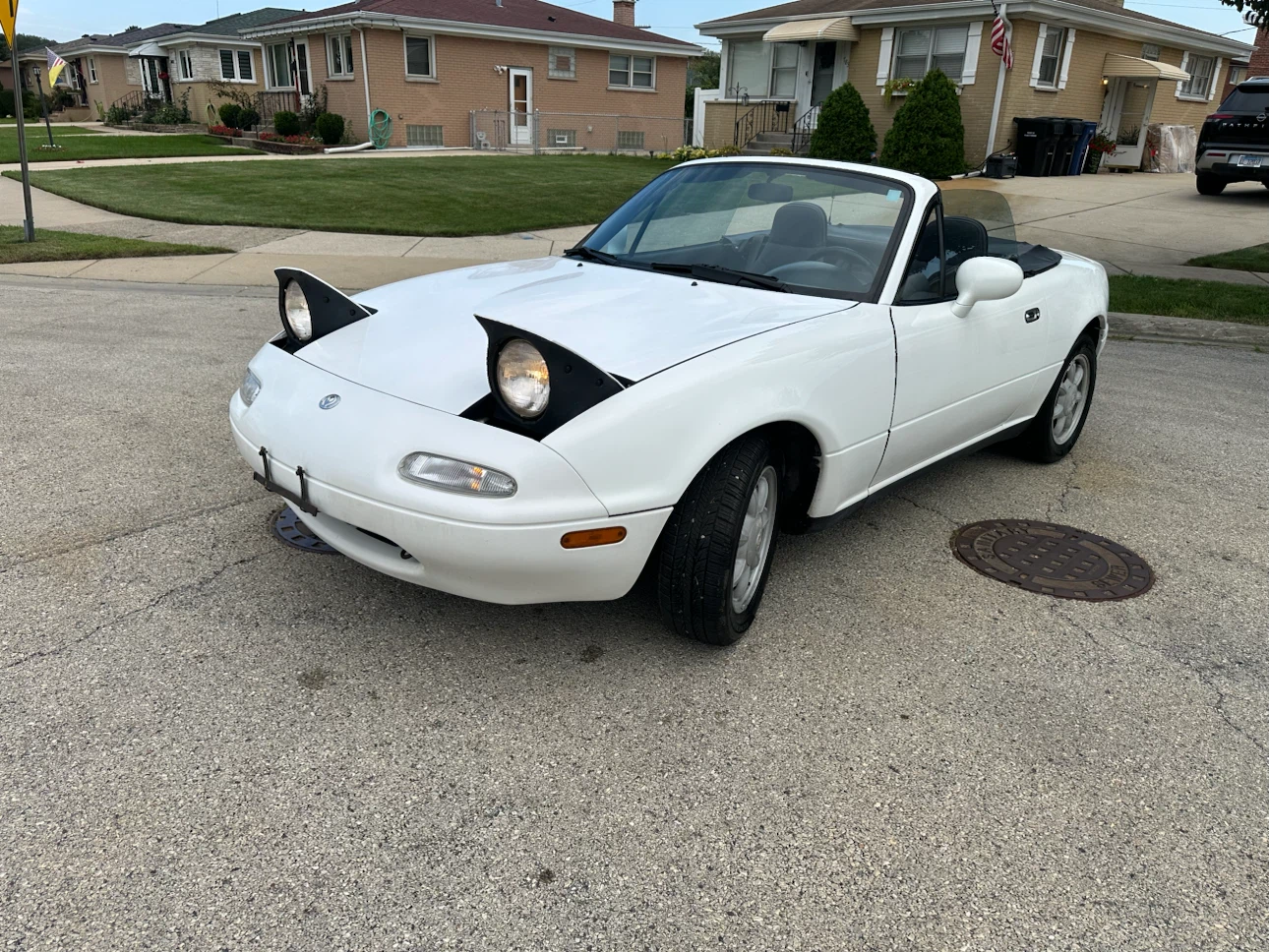 White Mazda Miata Convertible automatic - photo 4