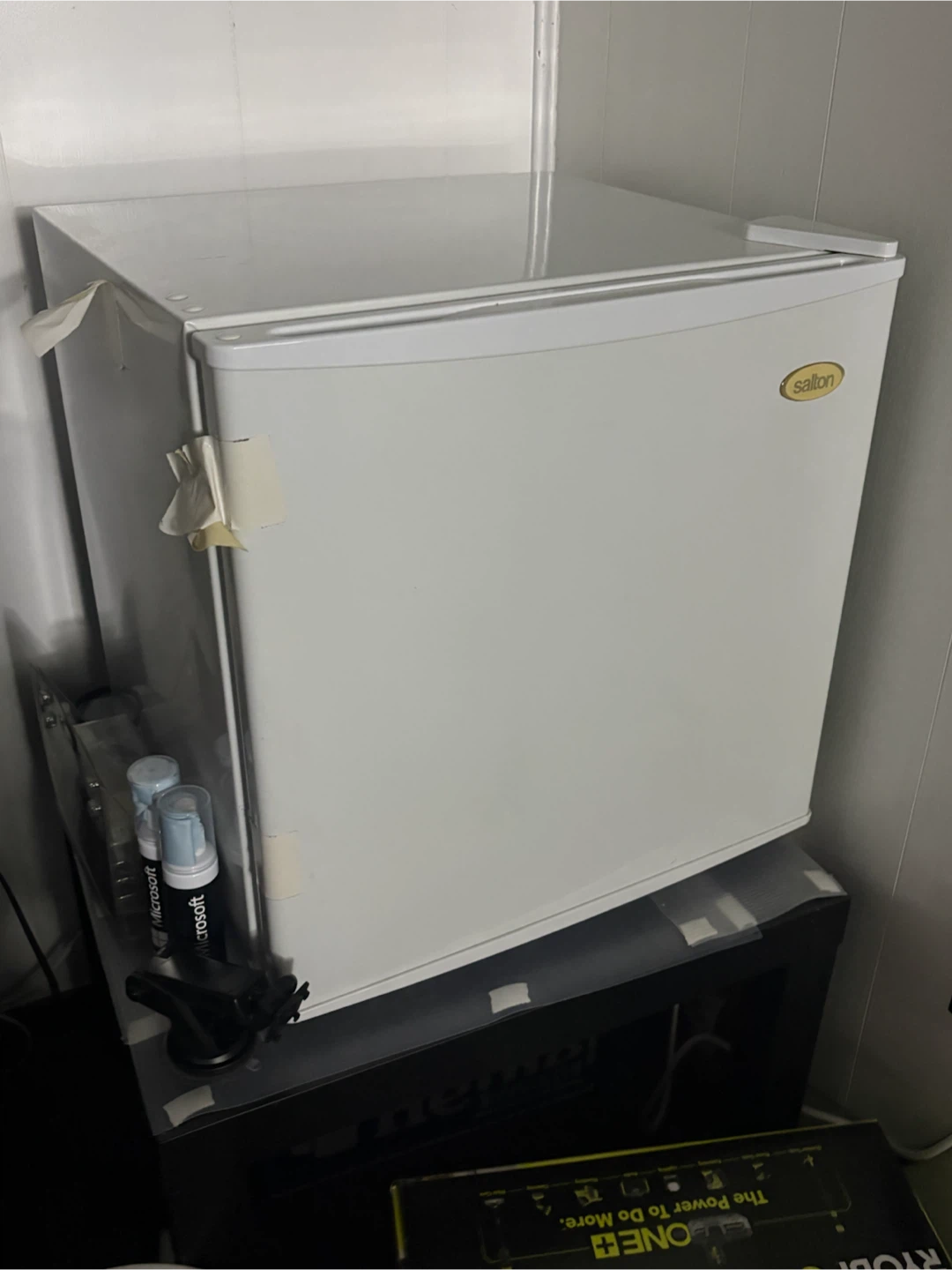 Salton Mini Fridge