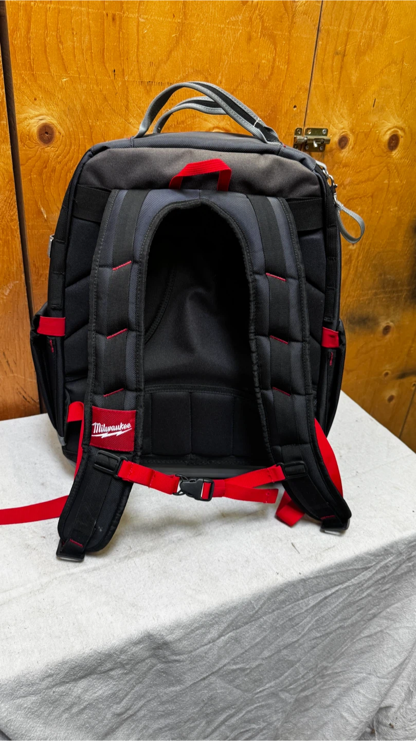 Milwaukee Tool 15-inch PACKOUT Backpack NEW - photo 3