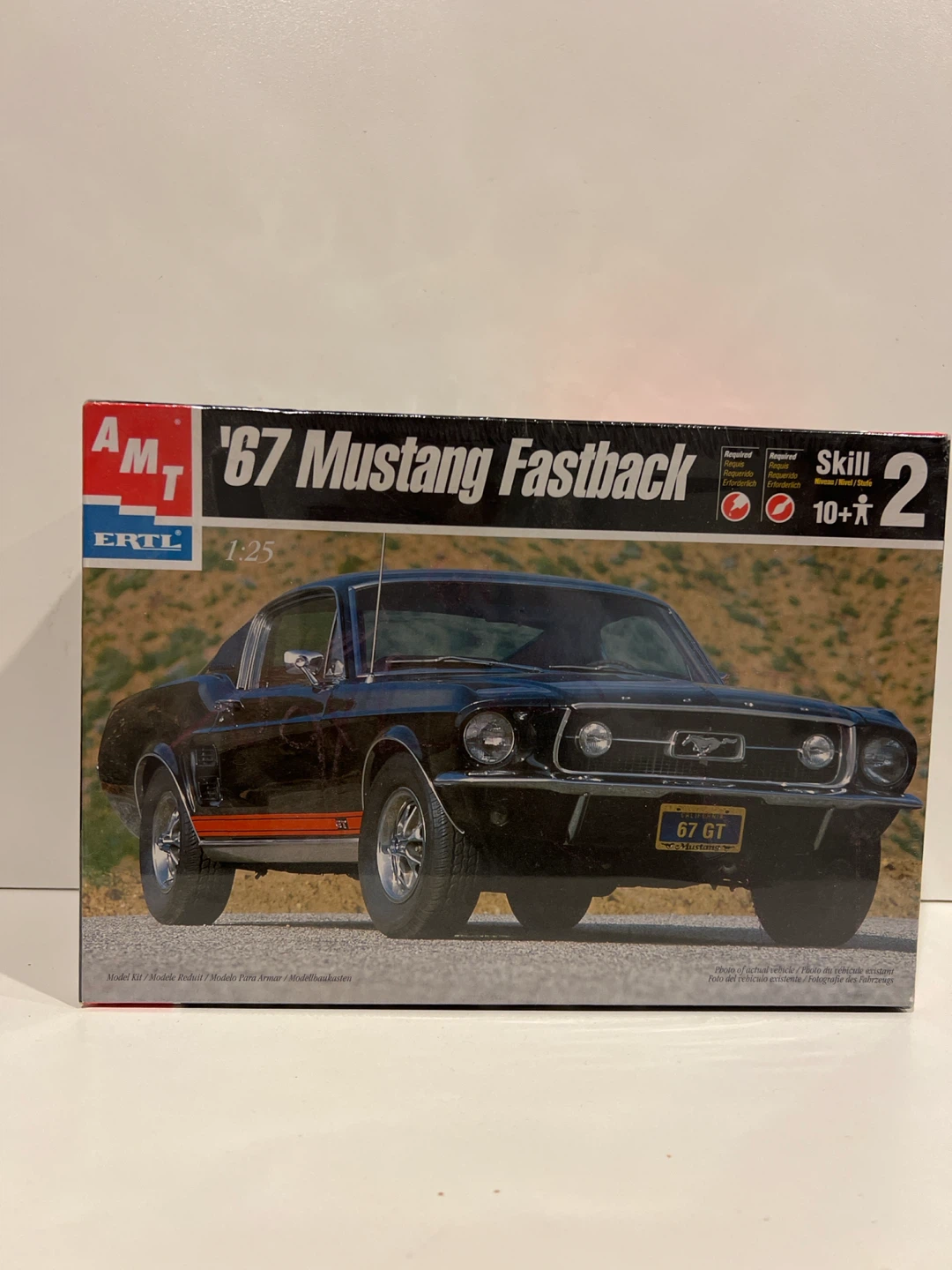 AMT ERTL 67 Mustang Fastback Model Kit 1:25