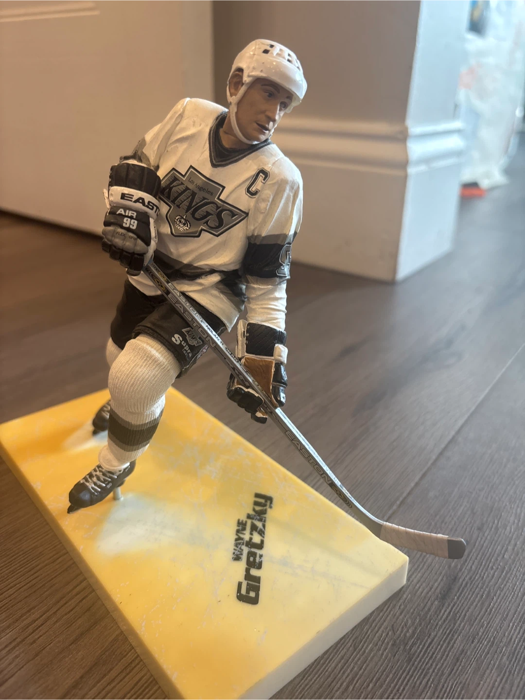 Wayne Gretzky Los Angeles Kings Figurine