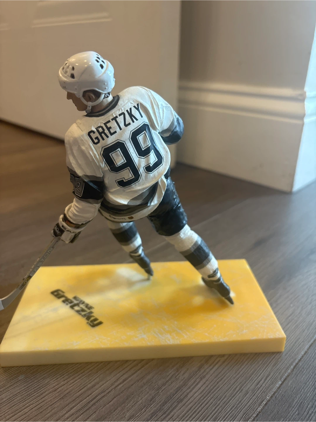 Wayne Gretzky Los Angeles Kings Figurine - photo 2
