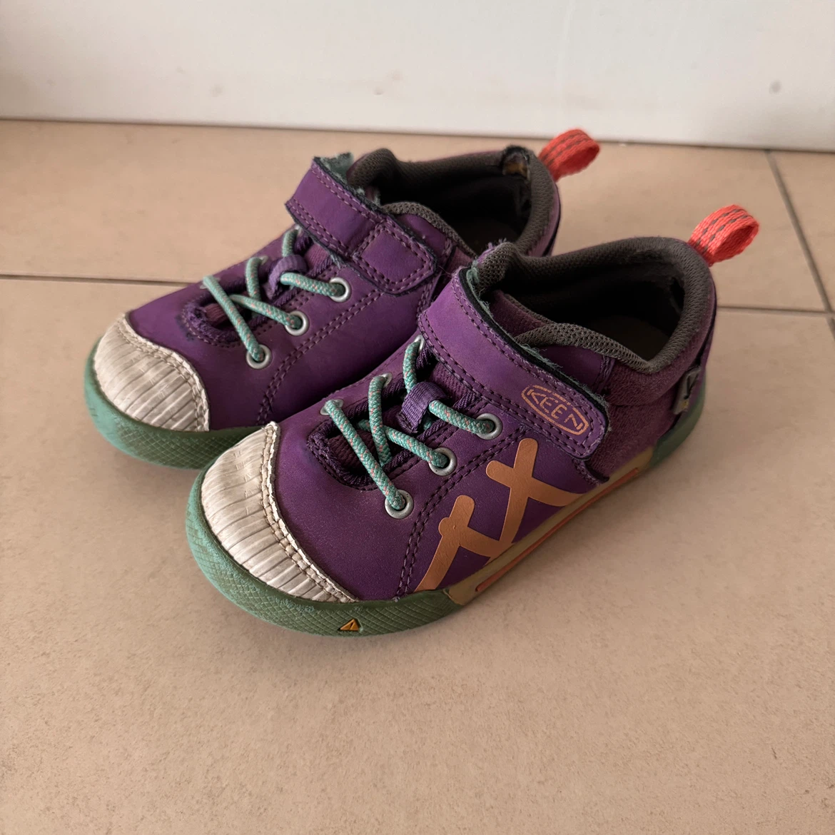 KEEN Encanto Sneaker (9C)