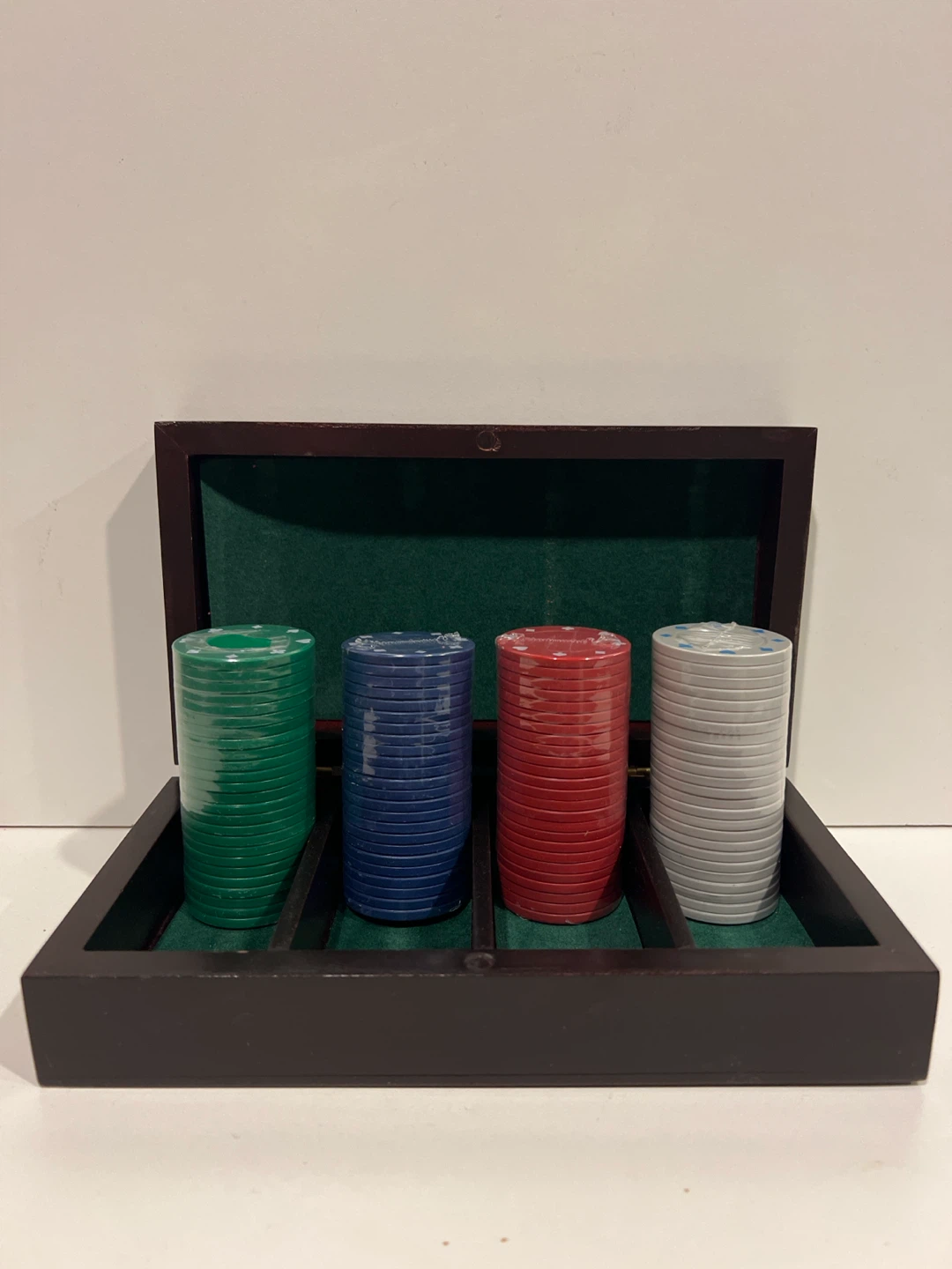 Wooden poker chip set with 100 chips - photo 2