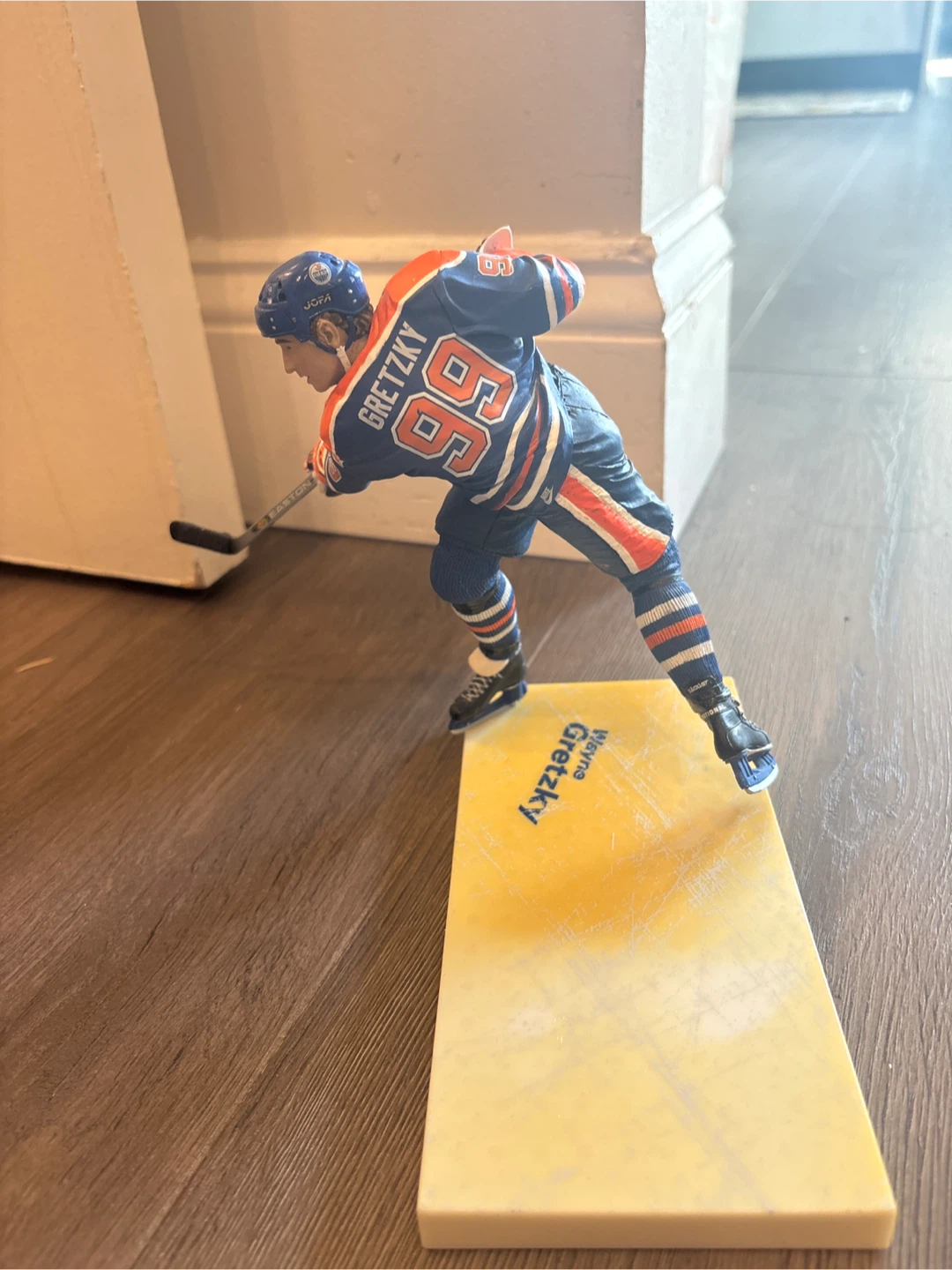 Wayne Gretzky Edmonton Oilers Hockey Figurine - photo 2