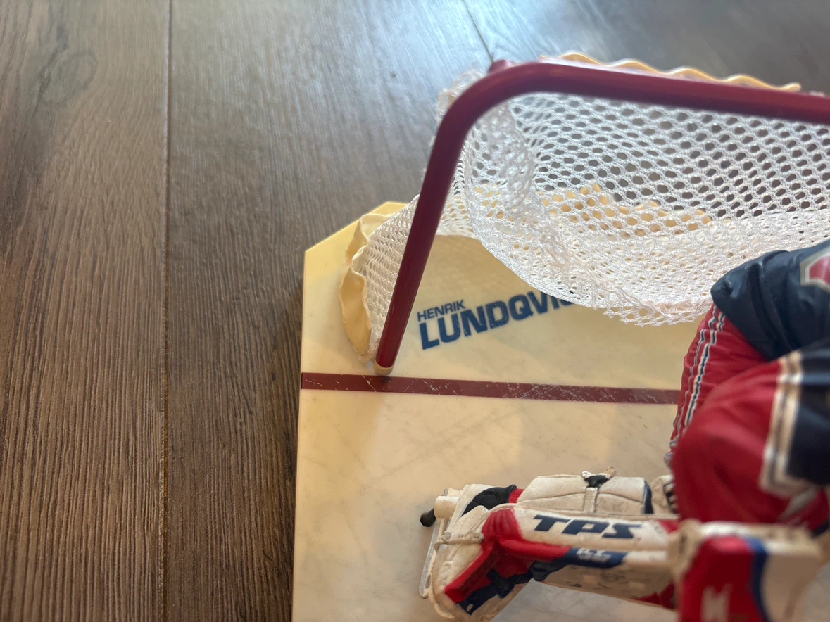 Henrik Lundqvist Hockey Goalie Figurine - photo 3