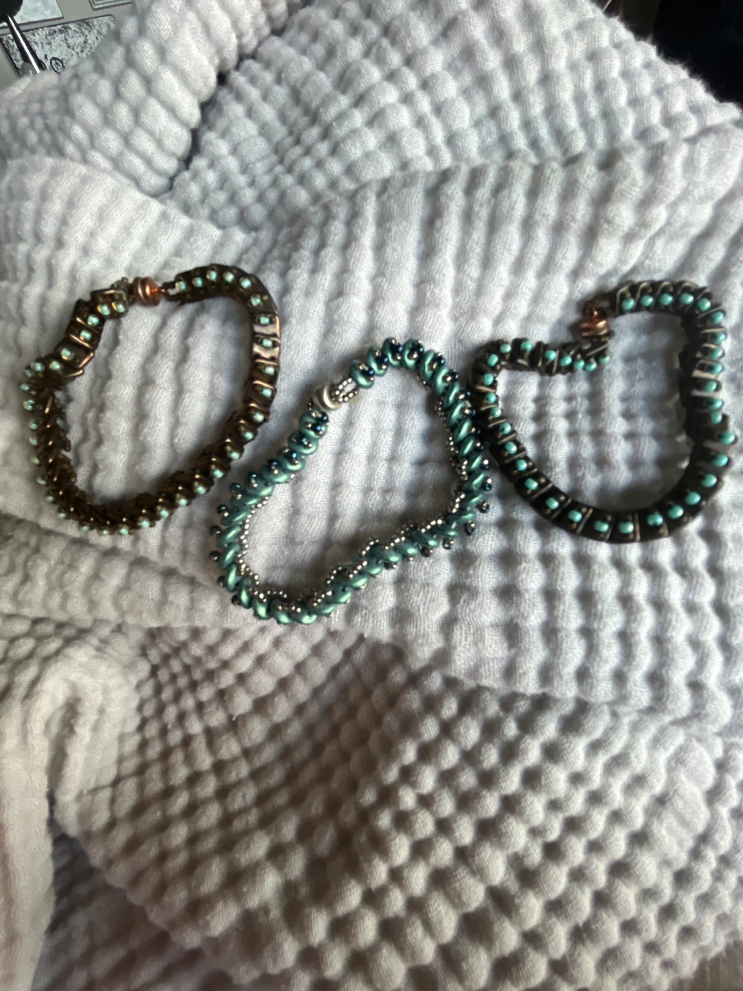 “UNIQUE”MAGNETIC JEWELRY PIECE