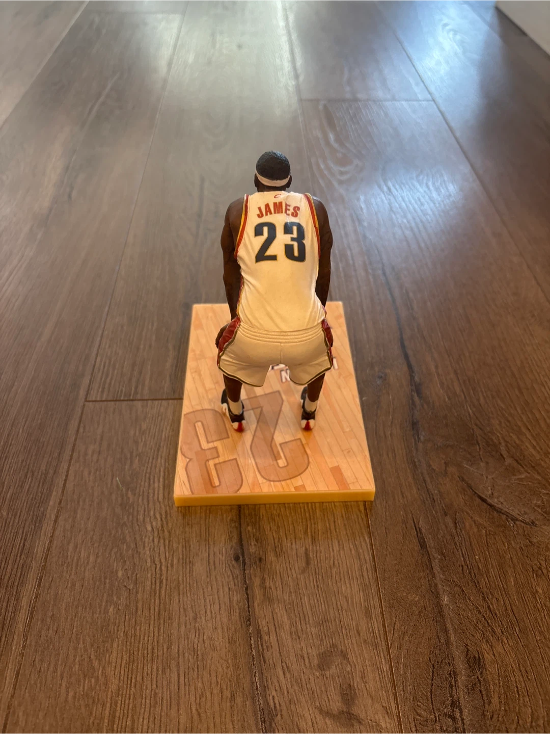 LeBron James Cleveland Cavaliers 23 Figurine - photo 2