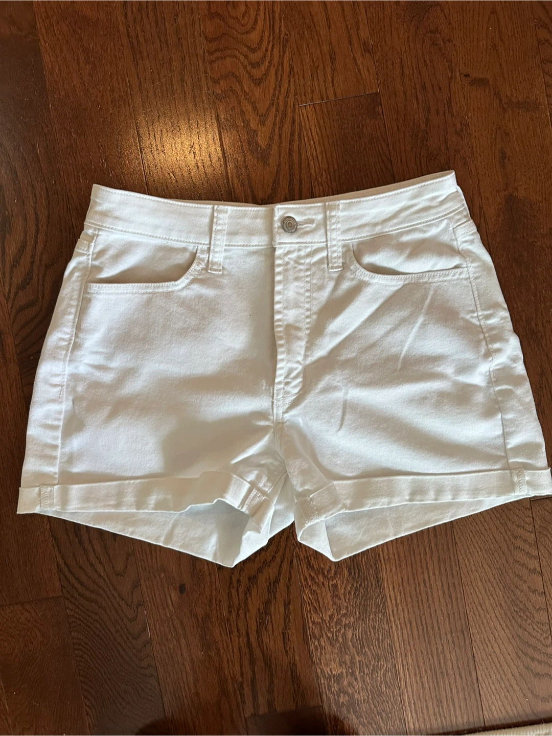 White denim shorts - sz 6