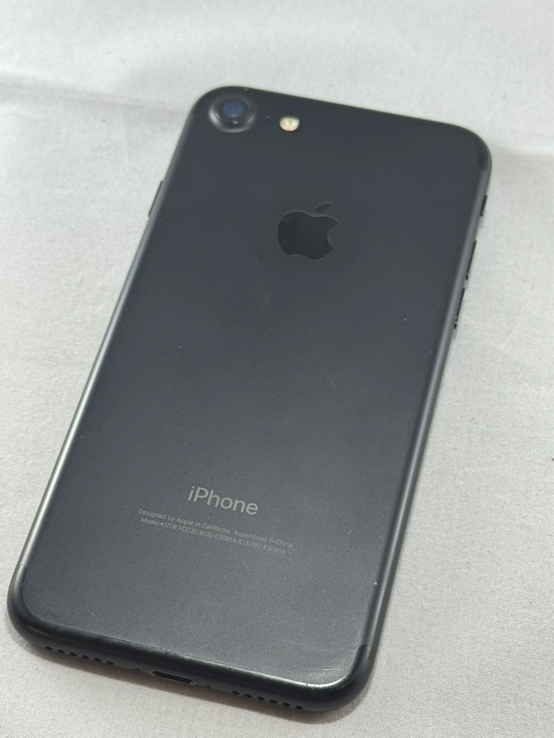 Apple iPhone 7 - Black 32Gb - photo 3