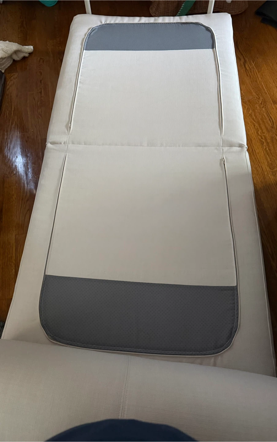 Couch converts to bed - photo 3
