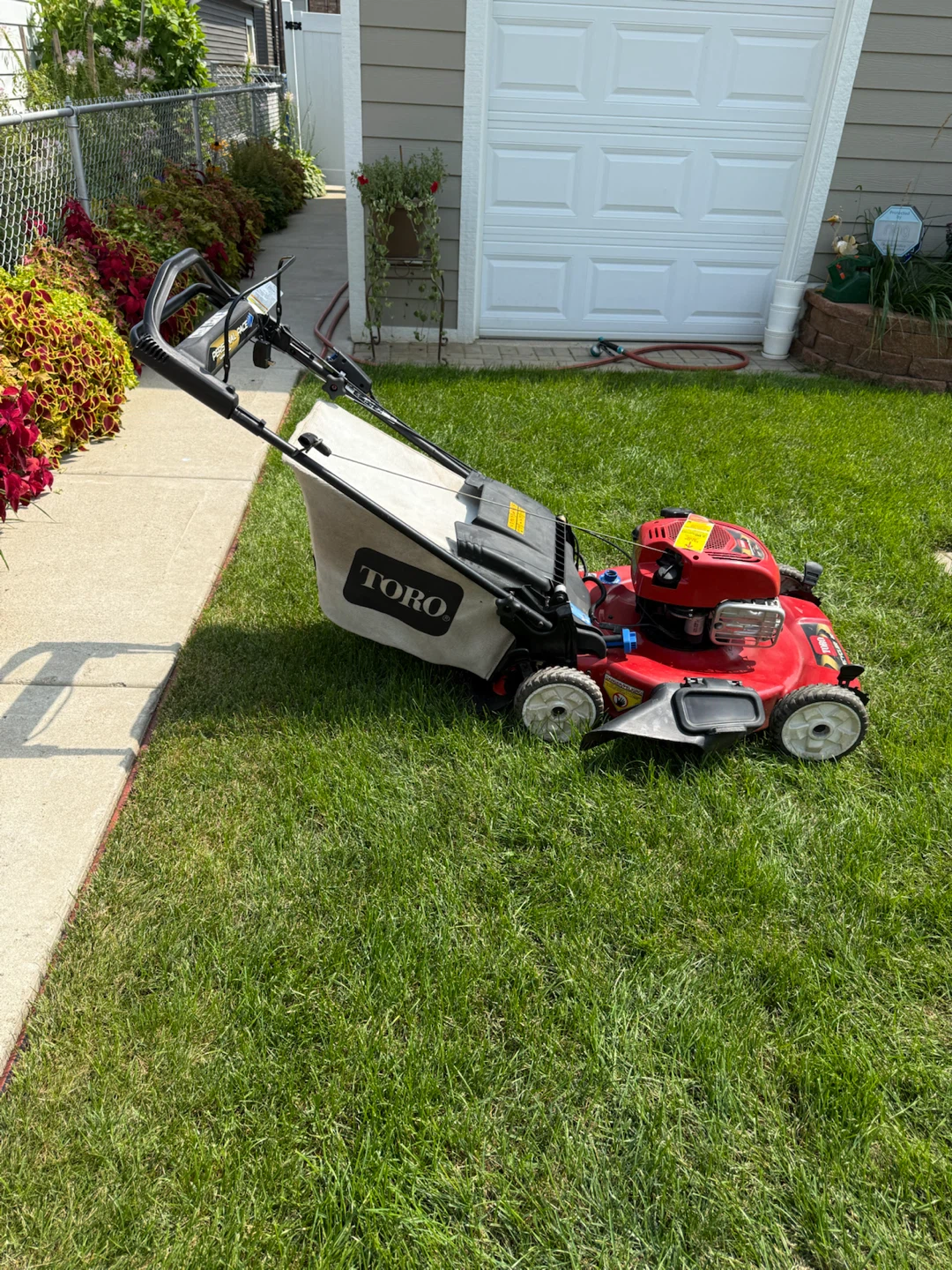 EASY TO START,SELF PROPELLED TORO MOWER$225.00 OR BEST OFFER. - photo 2