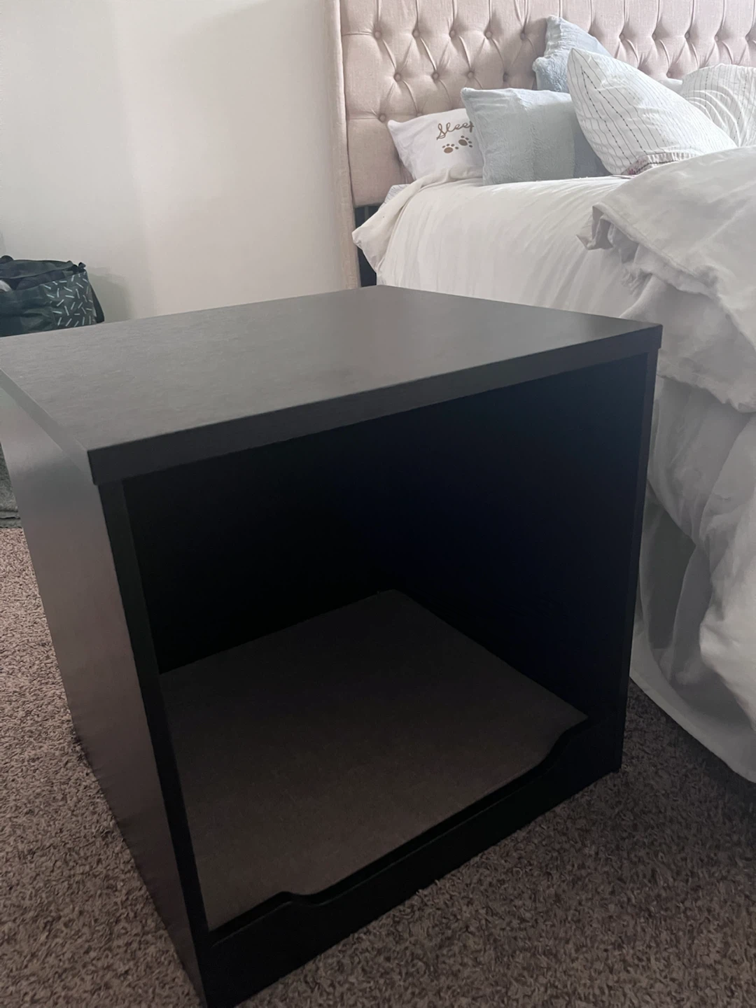 Dog kennel/side table