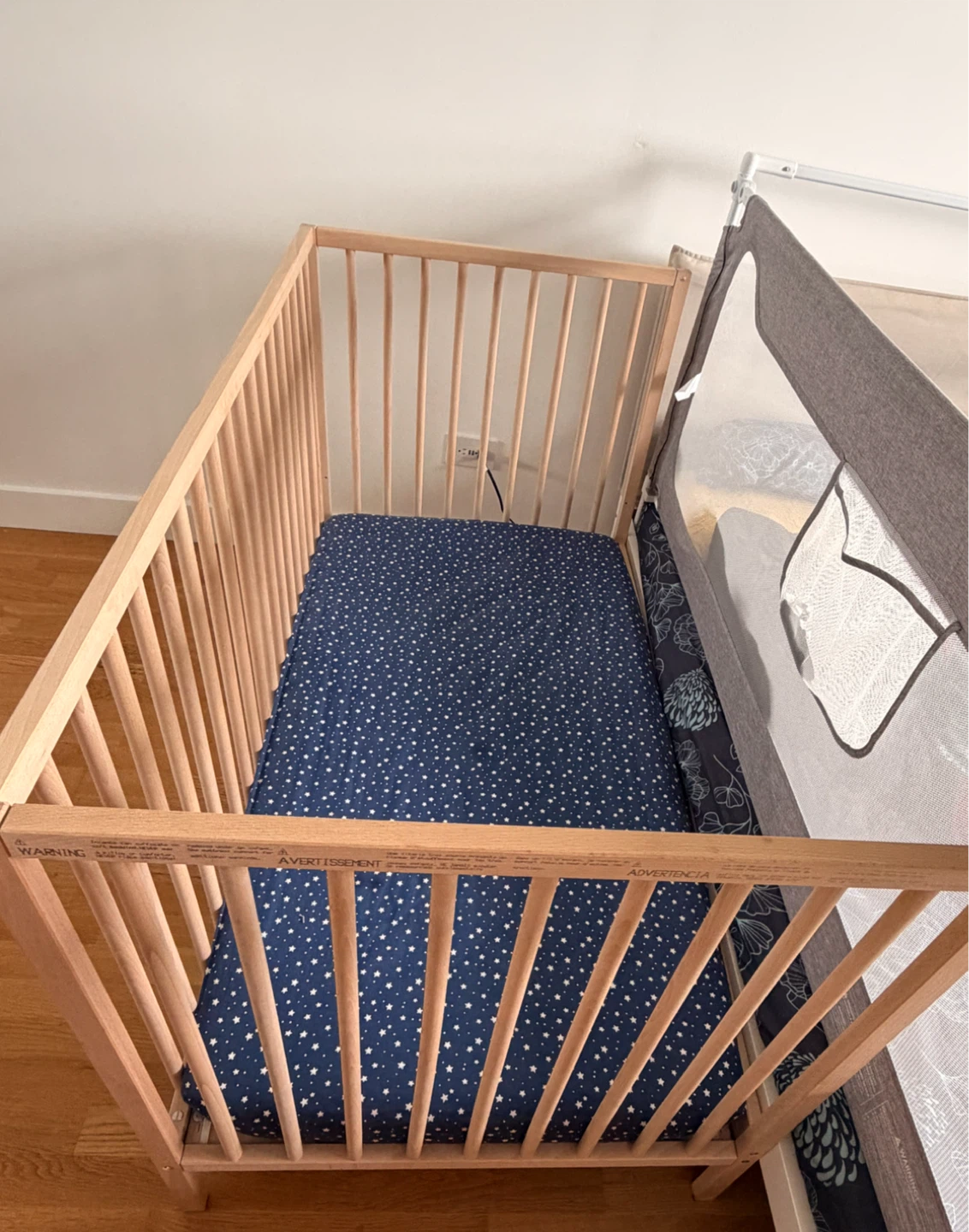 IKEA SNIGLAR Crib + Mattress + Waterproof Pad – Like New - photo 2