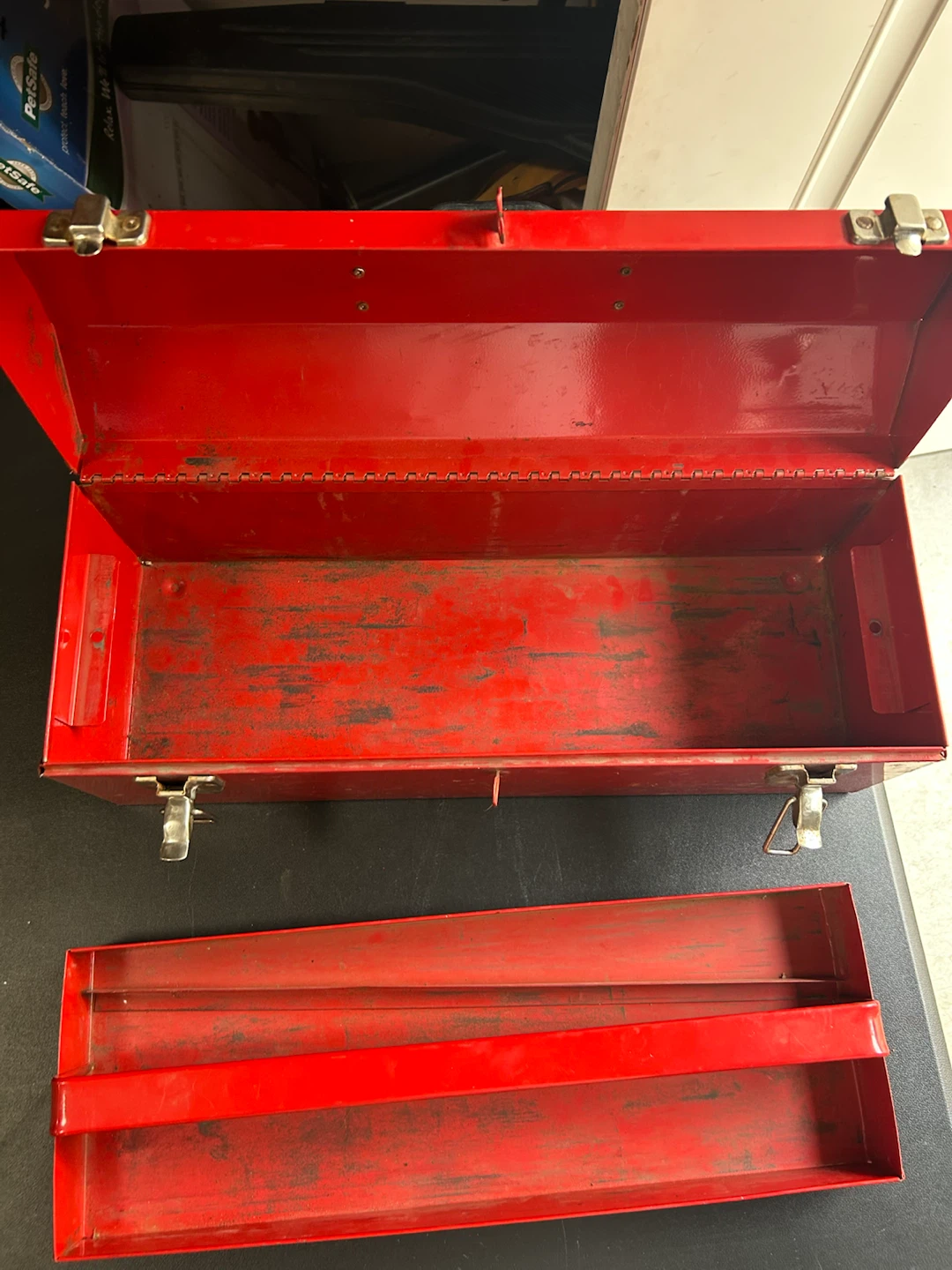 Red Metal Toolbox with Removable Tray - photo 2