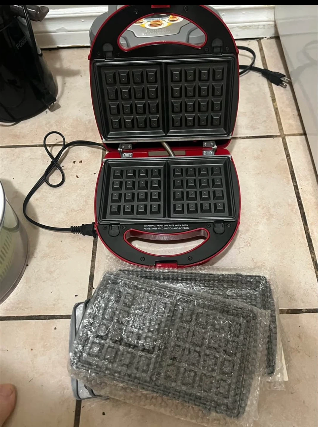Brand new waffle maker