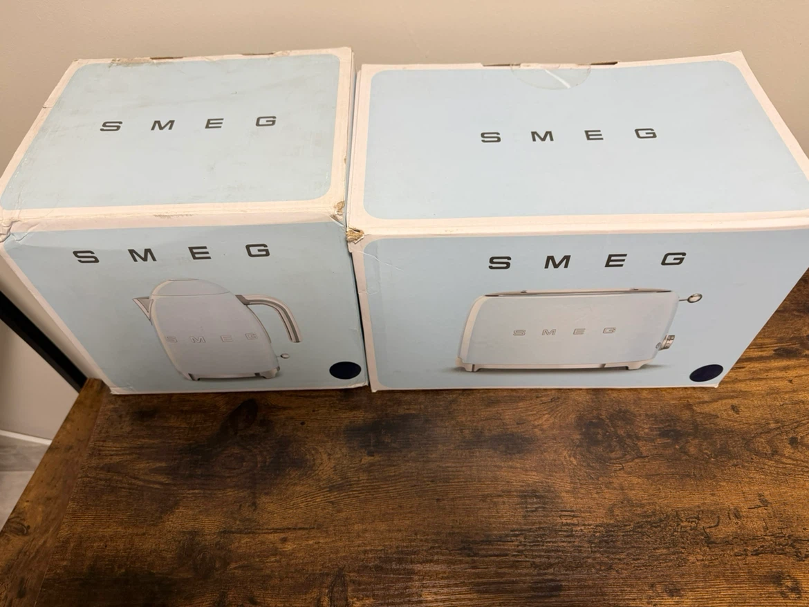 Brand new SMEG KETTLE AND TOASTER - photo 2