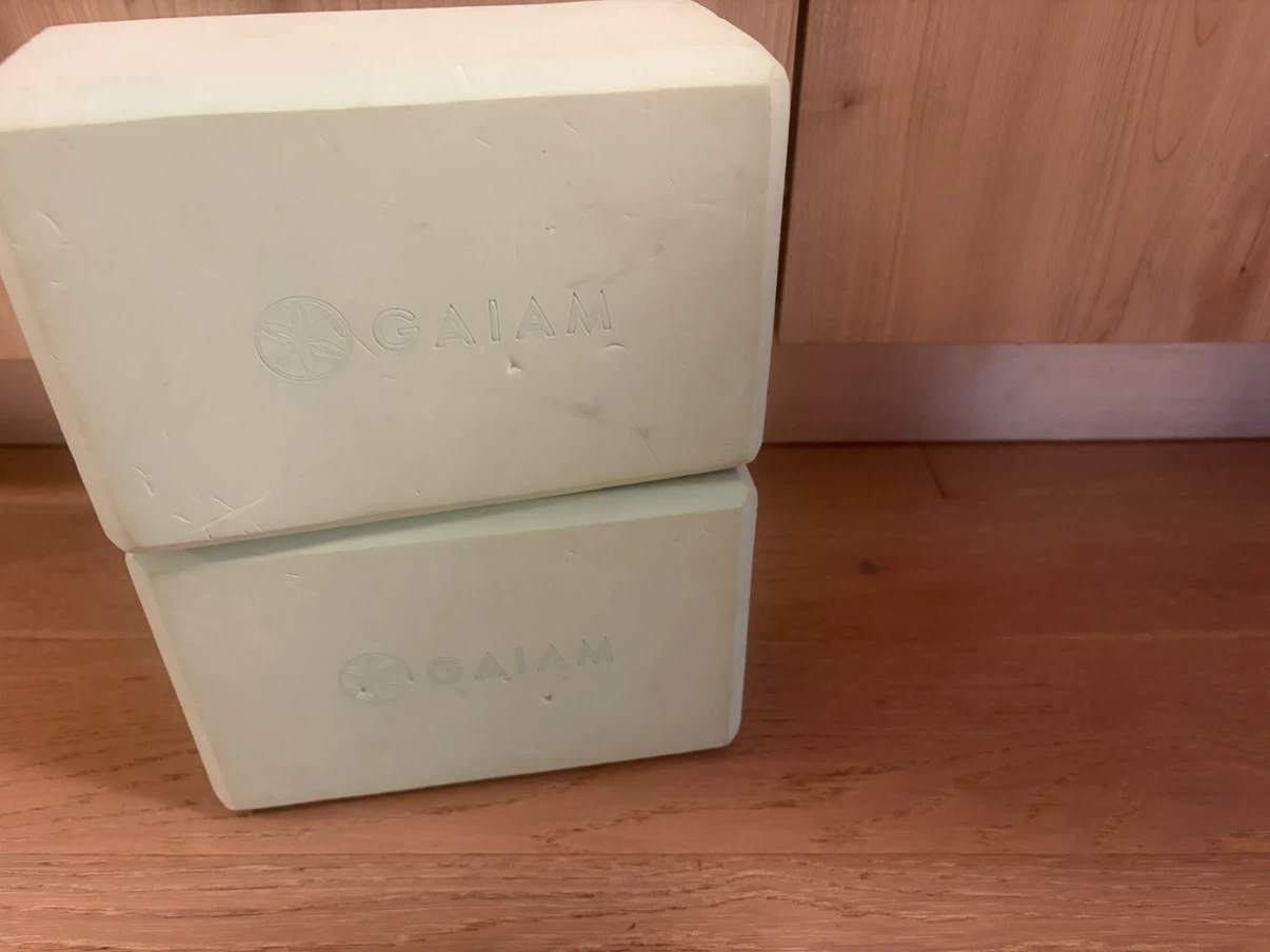 Gaiam Yoga Blocks (Set of 2) - photo 3