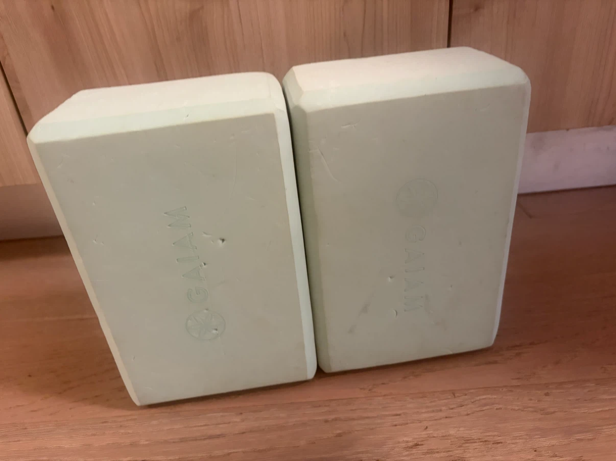 Gaiam Yoga Blocks (Set of 2) - photo 4