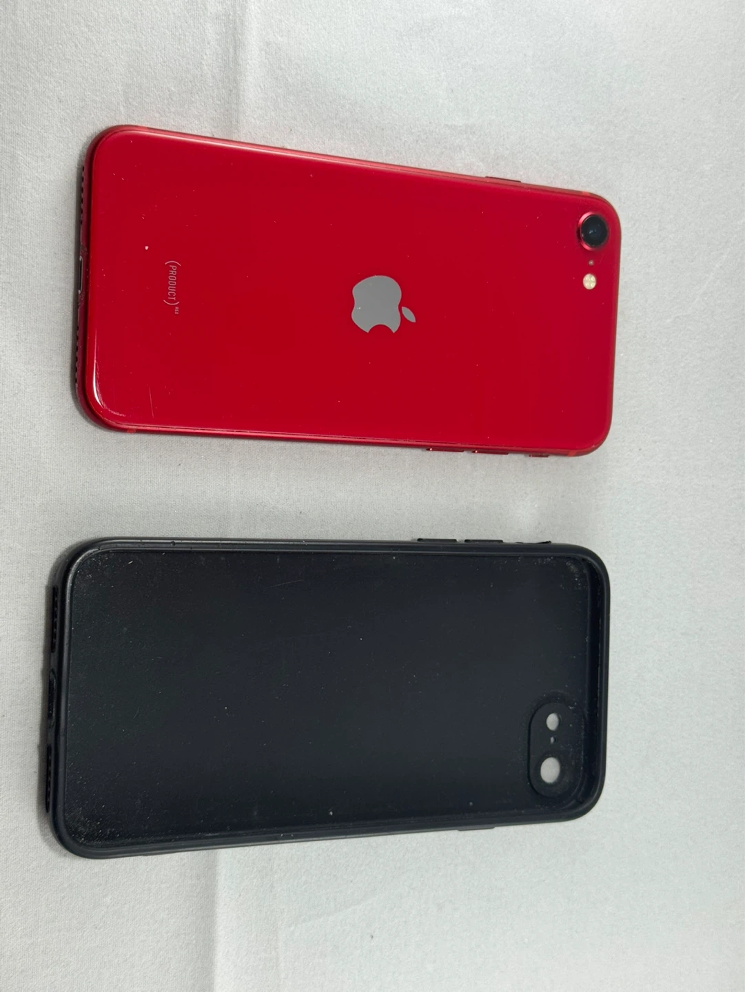 Red iPhone SE (2nd Gen) 128GB with Black Case - photo 2