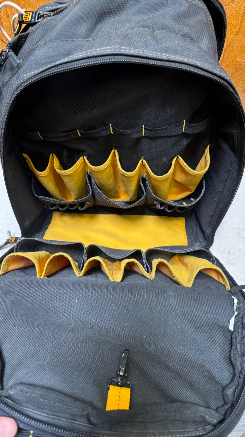 DEWALT PRO Backpack Tool bag - photo 2