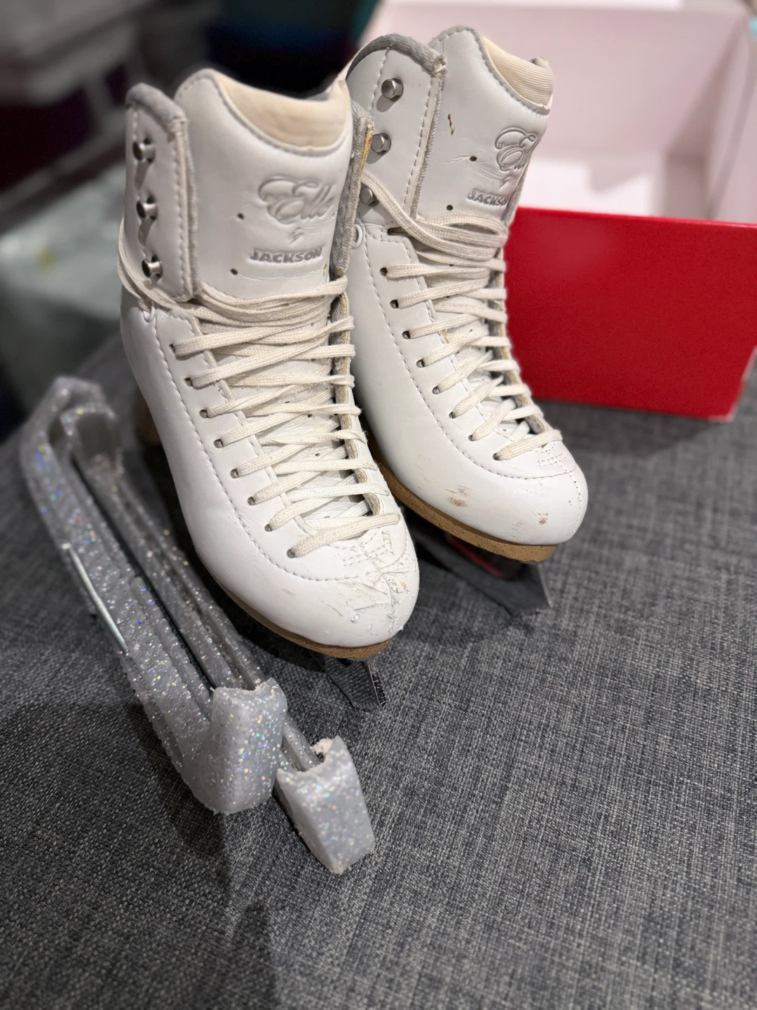 Jackson Elle Figure Skates Size 2 R