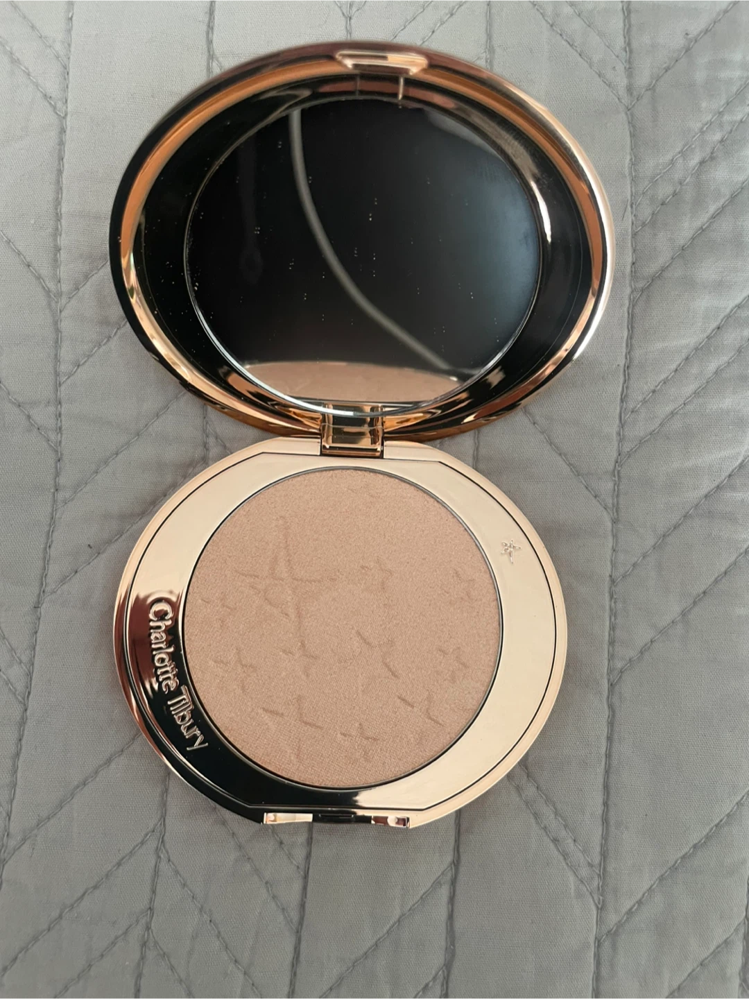 Charlotte Tilbury Hollywood Glow Glide Face Highlighter