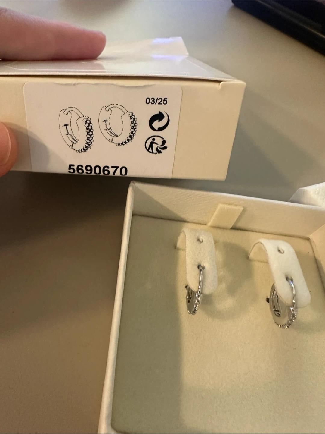Swarovski stone mini hoop earrings in silver - photo 2