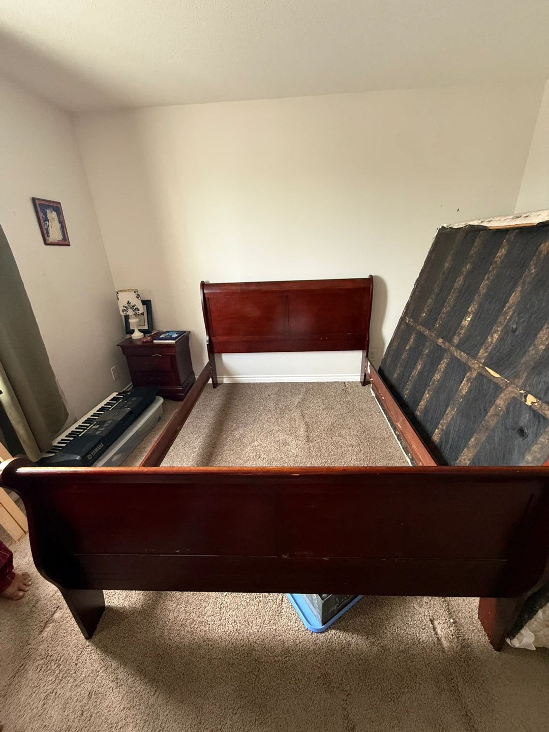 Ashley’s Alisdair Sleigh Bed - Queen - photo 2