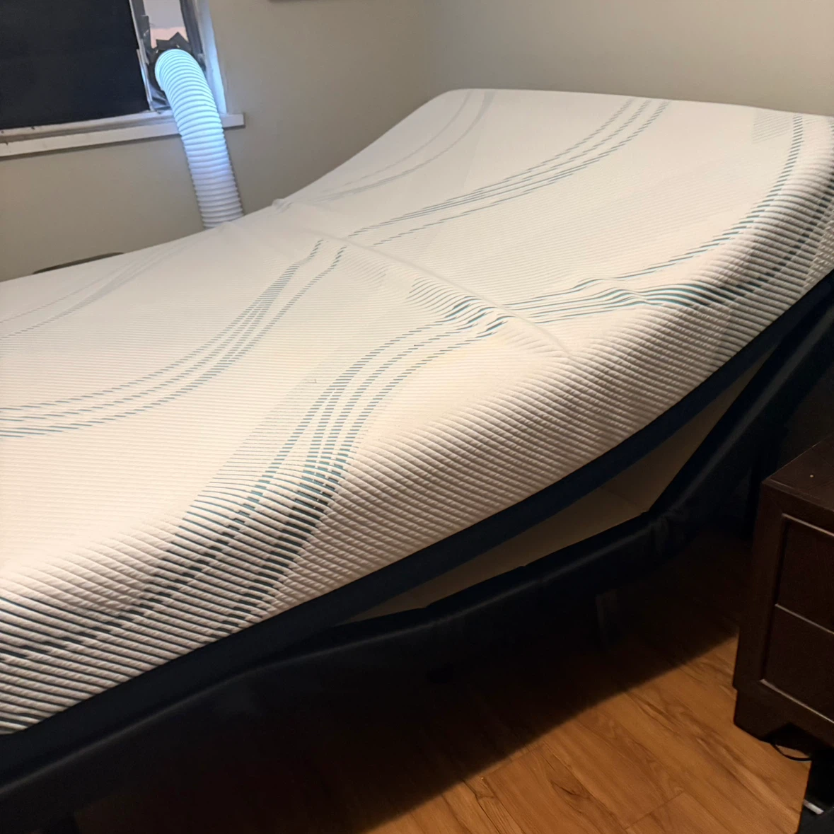 Adjustable Bed Frame with Queen Mattress - photo 3