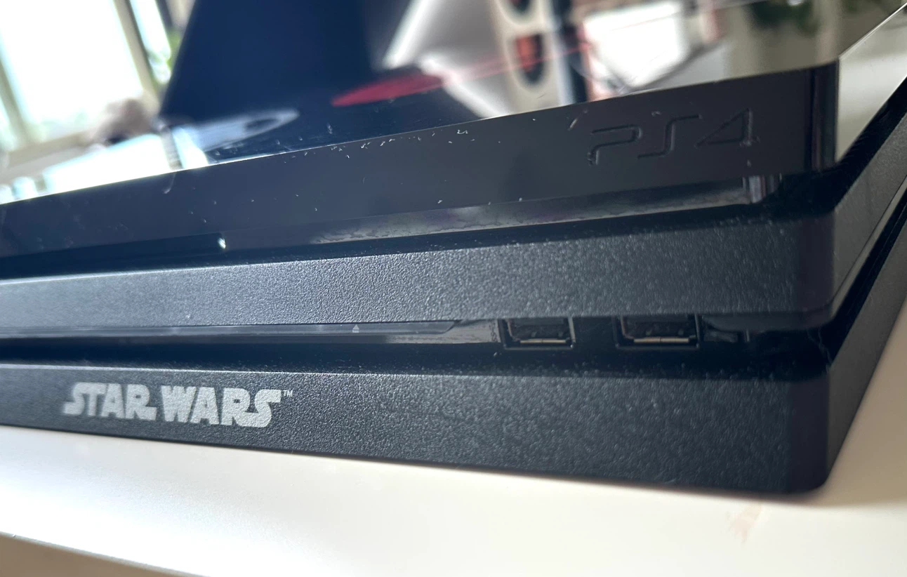 PlayStation 4 Pro Limited Edition - photo 4