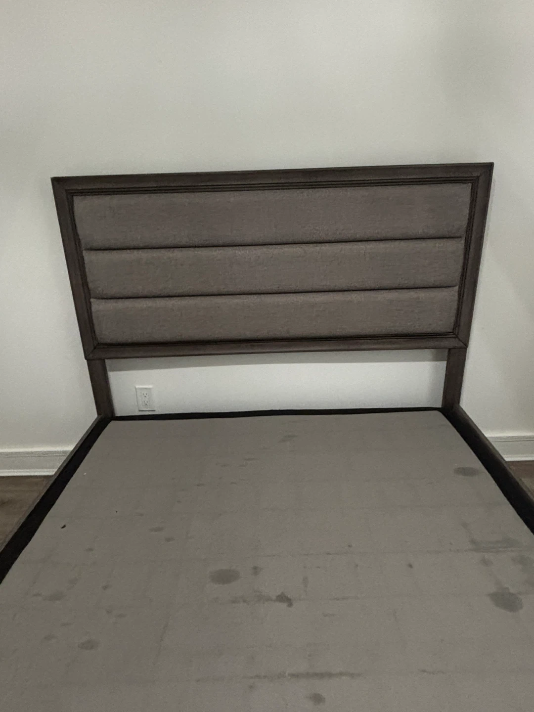 Queen size bed Frame - photo 3