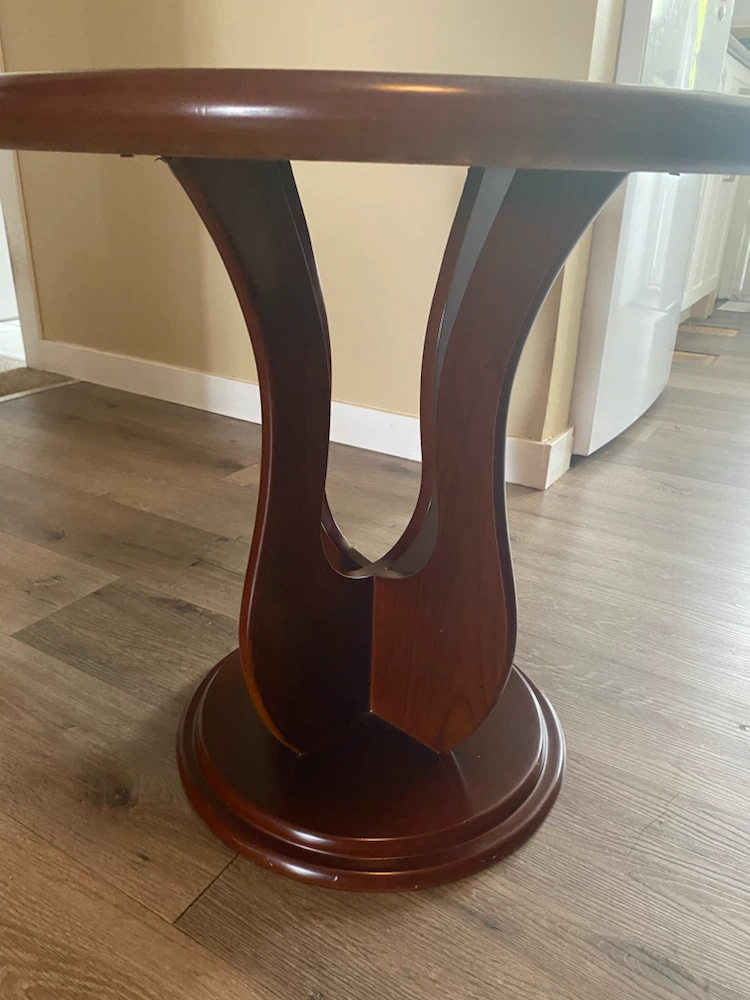 MINT SOLID OAK RED STAIN END TABLE - photo 5